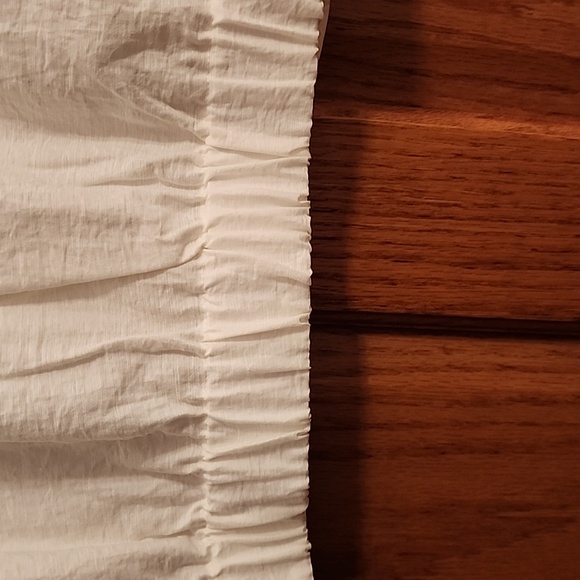 Sleeveless button up shirt. - Picture 4 of 6